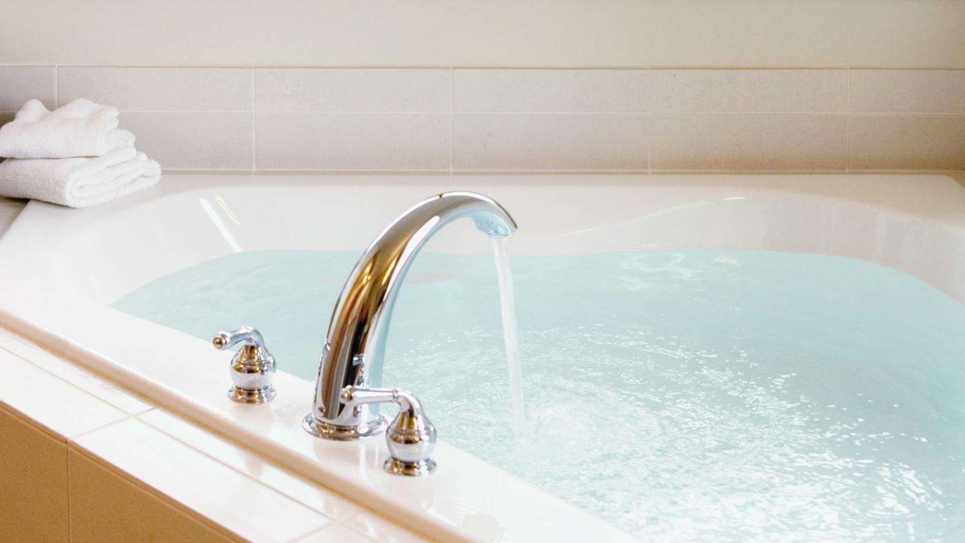 bath tub with water in it